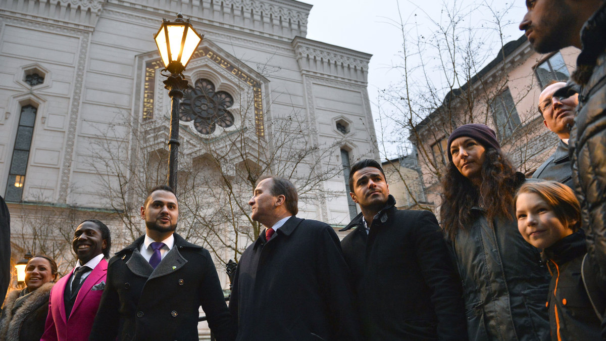 2015: Ringen runt synagogan i Stockholm