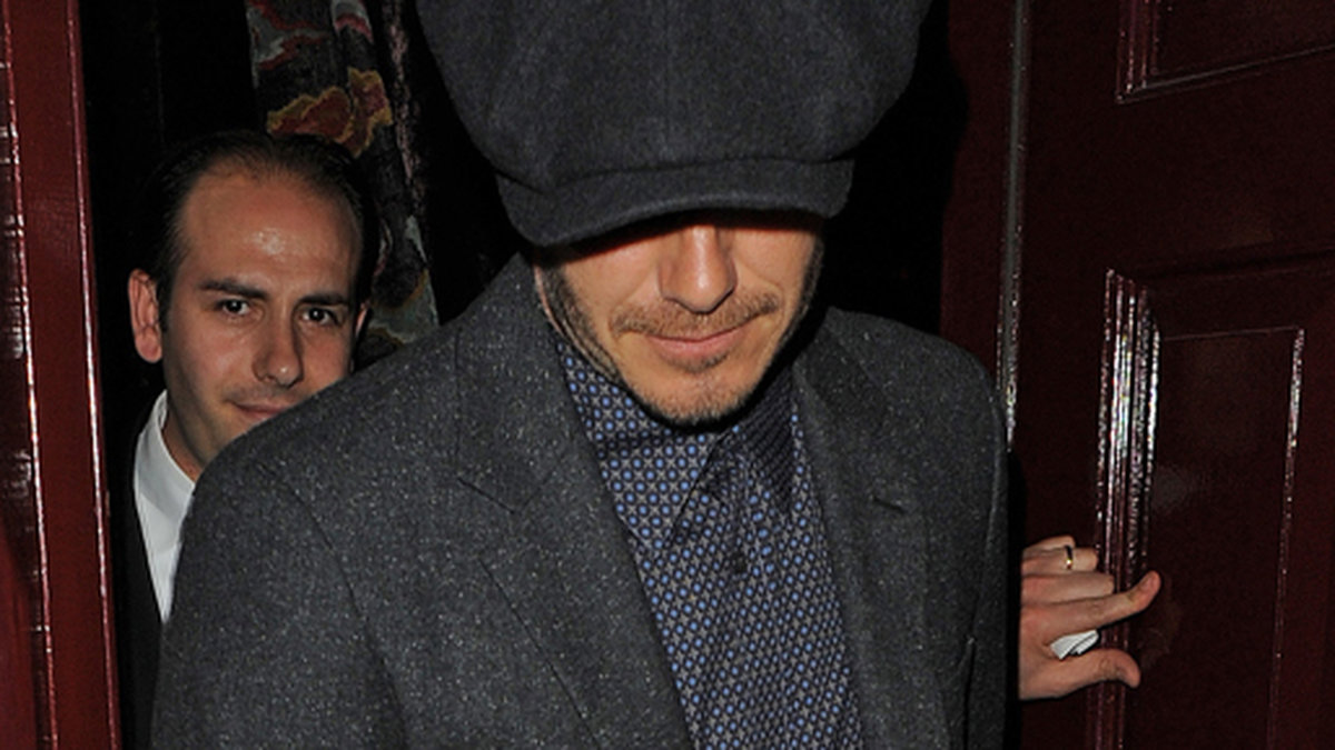 David Beckham lämnar en nattklubb i London tidigt under fredagsmorgonen. 