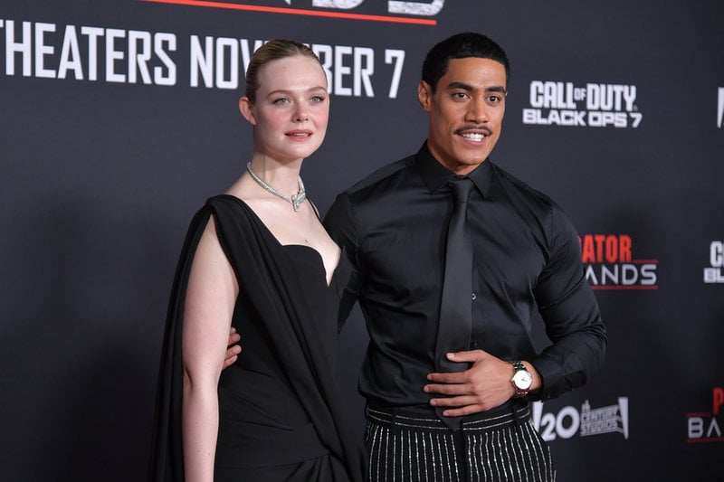Elle Fanning och Dimitrius Schuster-Koloamatangi i samband med världspremiären för "Predator: Badlands".