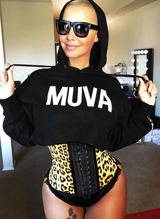 Amber Rose i sin midjetränare. Amber Rose i sin midjetränare.