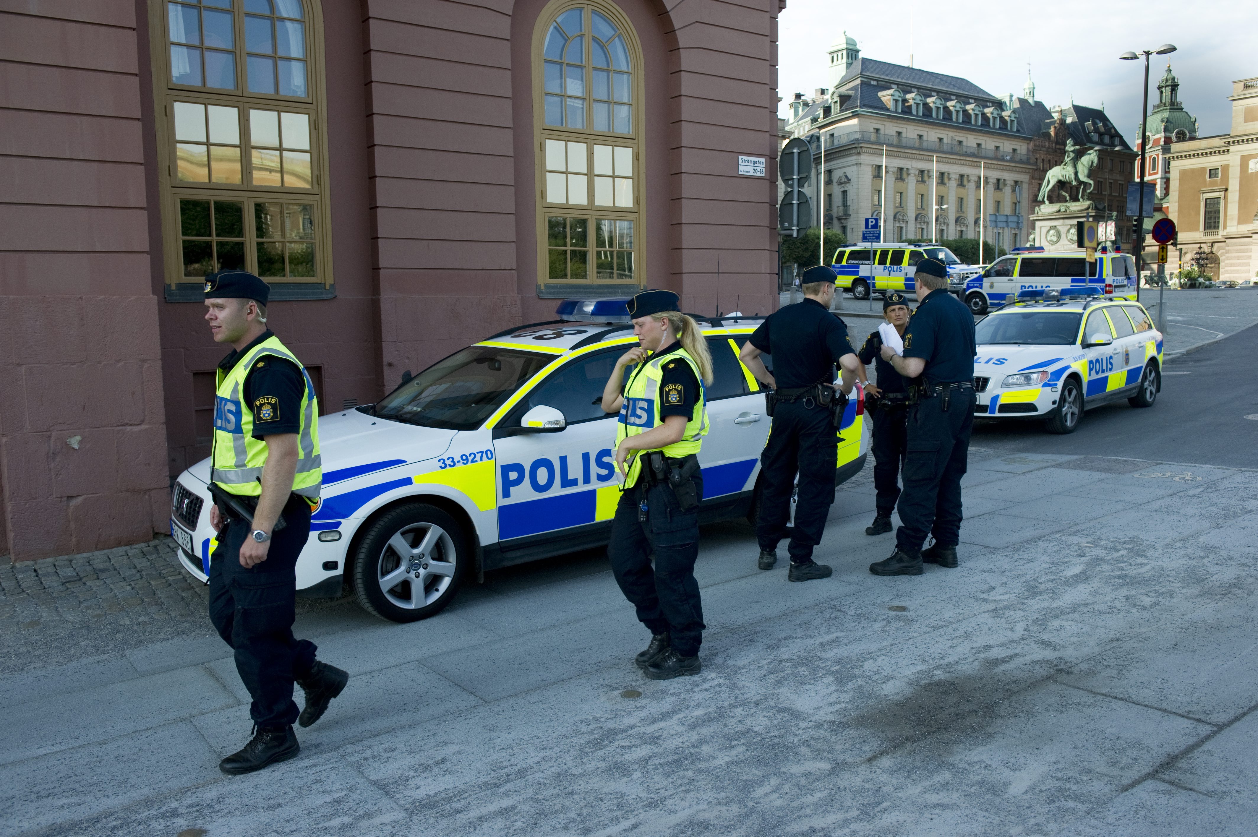 Minst sju personer har bekräftats döda i Oslo till följd av den horribla explosionen.