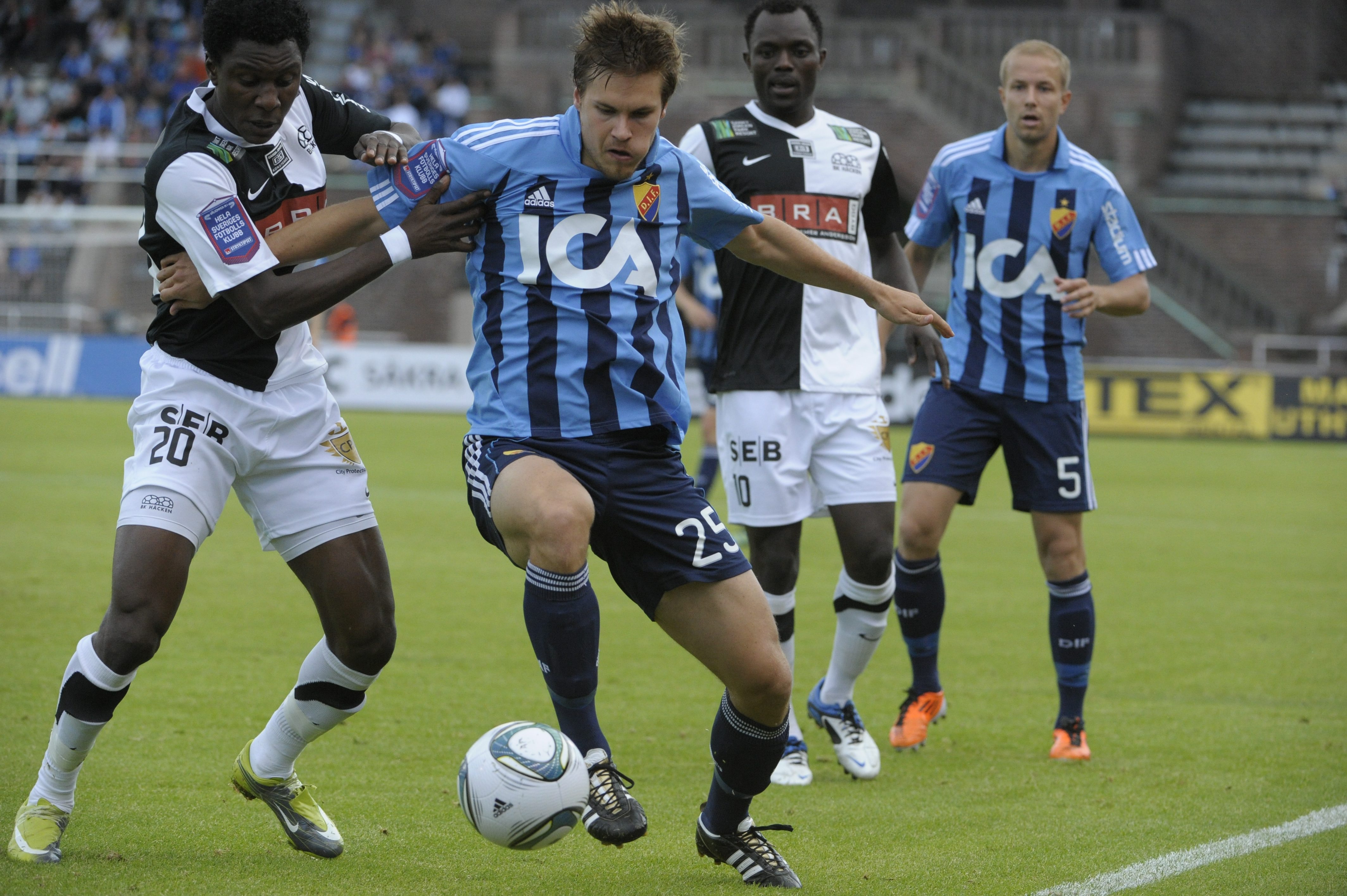25. Sebastian Rajalakso, vänstermittfältare. Betyg: 2/5. En yttermittfältare som har riktigt fina stunder, men som alltför ofta dippar och försvinner i matcher. Har ett riktigt vasst skott när han väl får möjlighet att använda det. 25. Sebastian Rajalakso, vänstermittfältare. Betyg: 2/5. En yttermittfältare som har riktigt fina stunder, men som alltför ofta dippar och försvinner i matcher. Har ett riktigt vasst skott när han väl får möjlighet att använda det.
