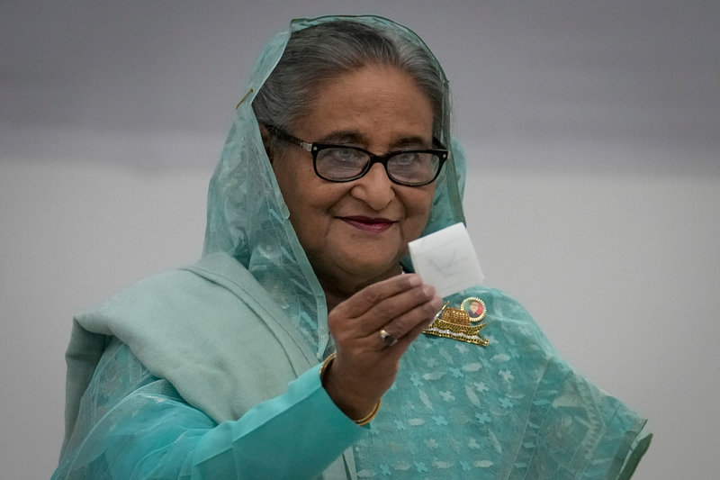 Bangladesh premiärminister Sheikh Hasina lade sin röst i huvudstaden Dhaka.