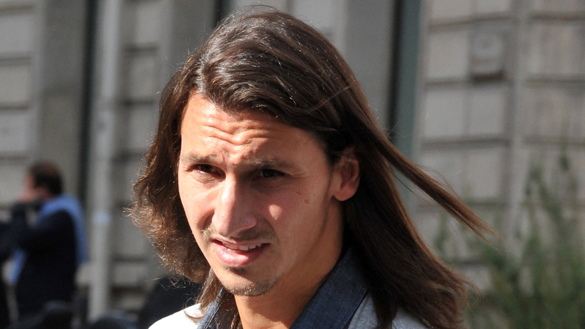 Zlatans hårtestar ser nästan plattångade ut? 