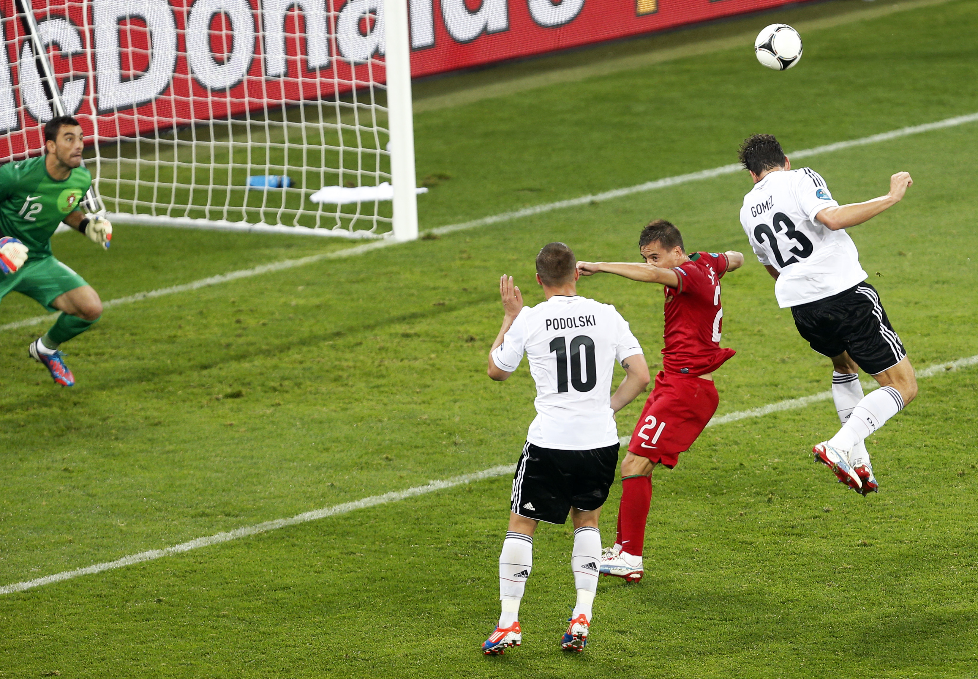 Mario Gomez blev matchhjälte för Tyskland.