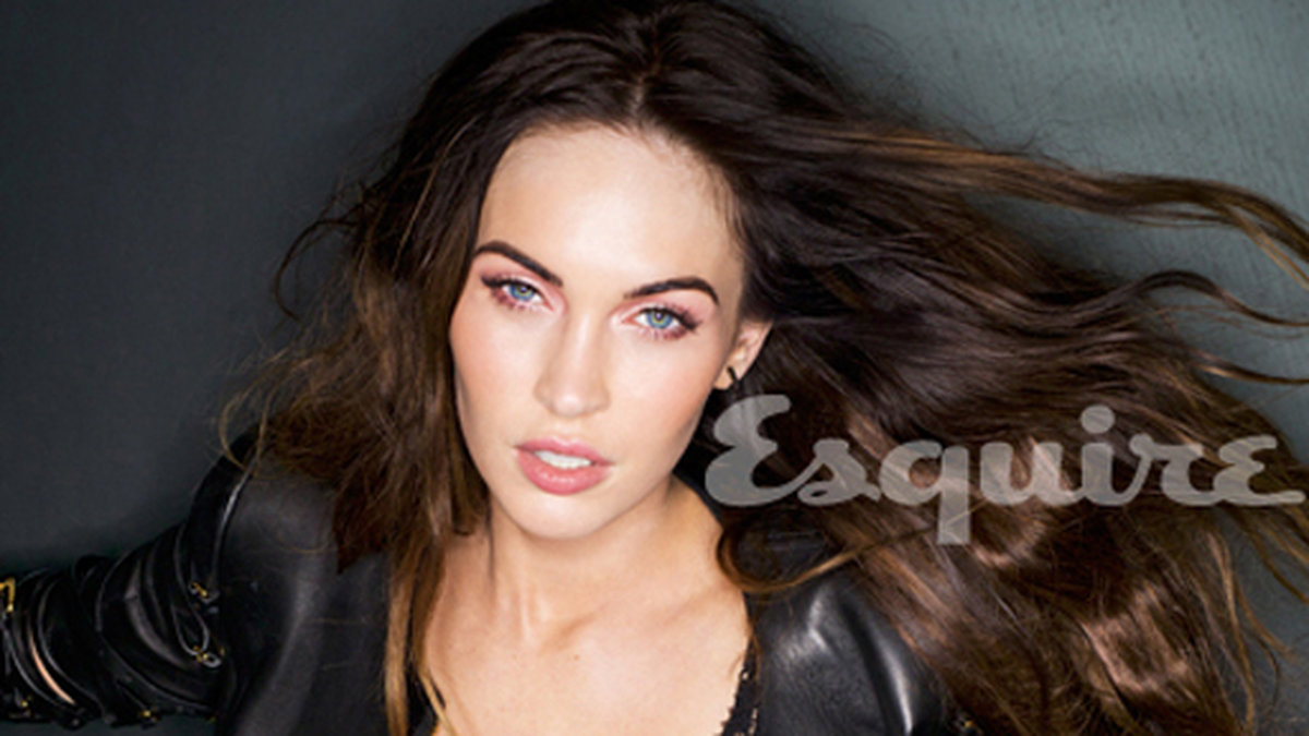 Megan Fox visar sin fantastiska kropp i Esquire Magazine.