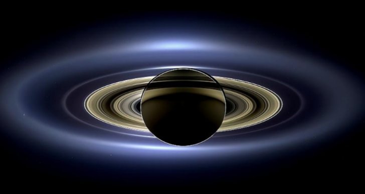 Saturnus, Planet, Rymden
