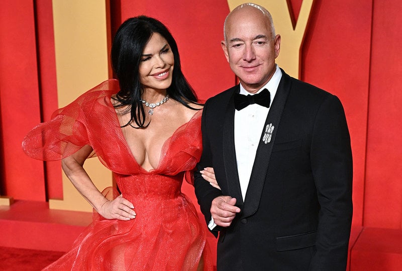 Lauren Sanchez och Jeff Bezos 2024 Lauren Sanchez och Jeff Bezos 2024