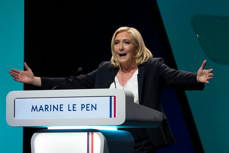 Nationell samlings ledare Marine Le Pen ställer upp i Frankrikes presidentval för tredje gången. Här talar hon i Reims i februari.