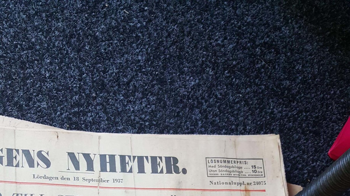 Under golvet låg ett tjugotal nummer av Dagens Nyheter från 1937.