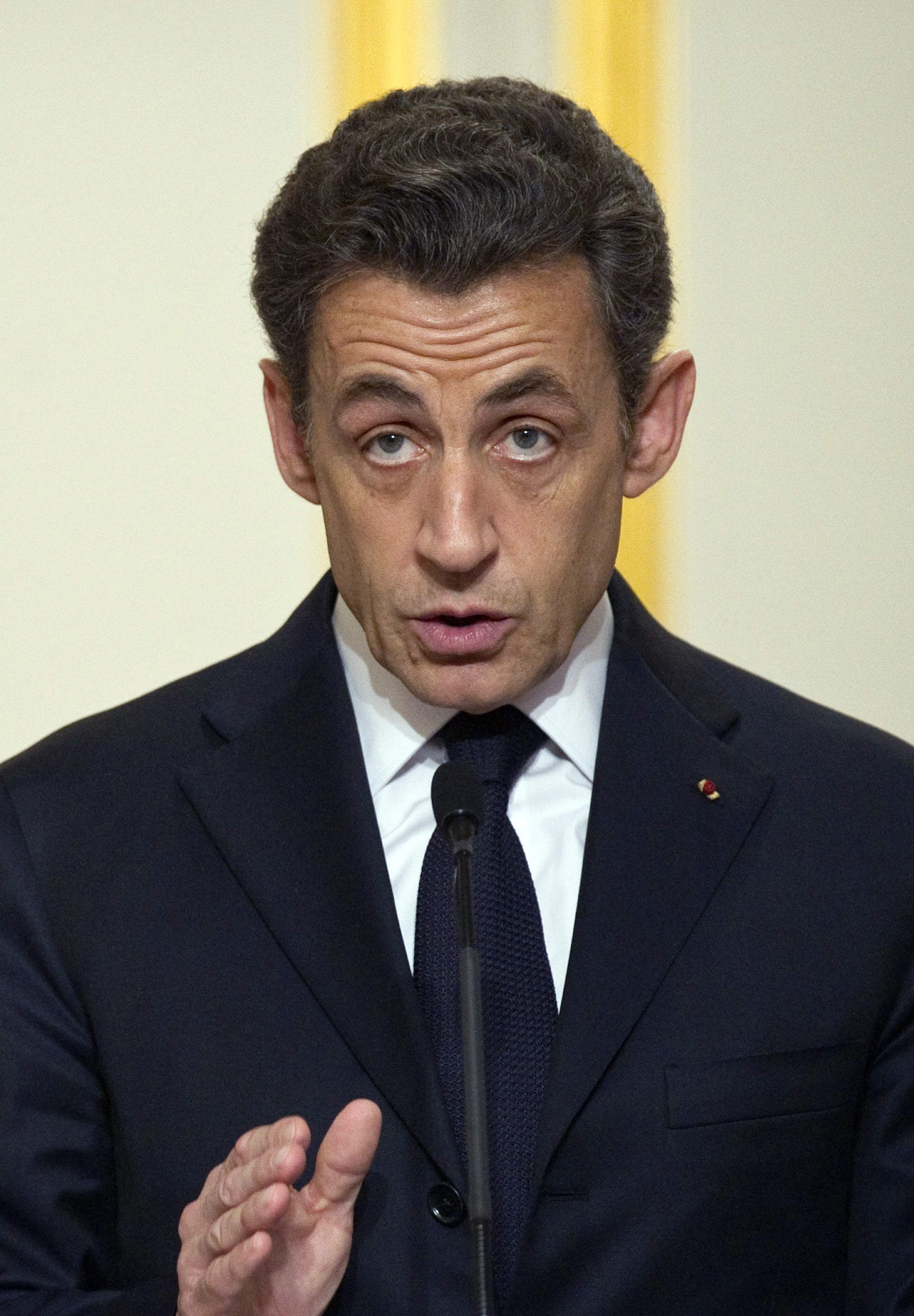 Sarkozy säger "Non" till Nato.