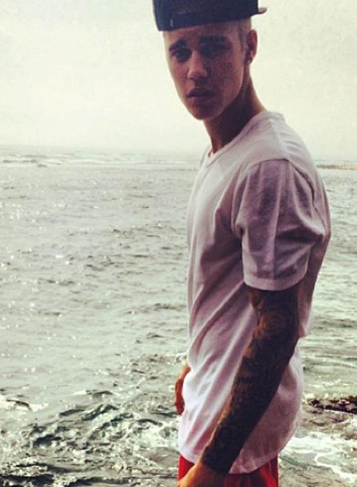 Justin får lite frisk havsluft.