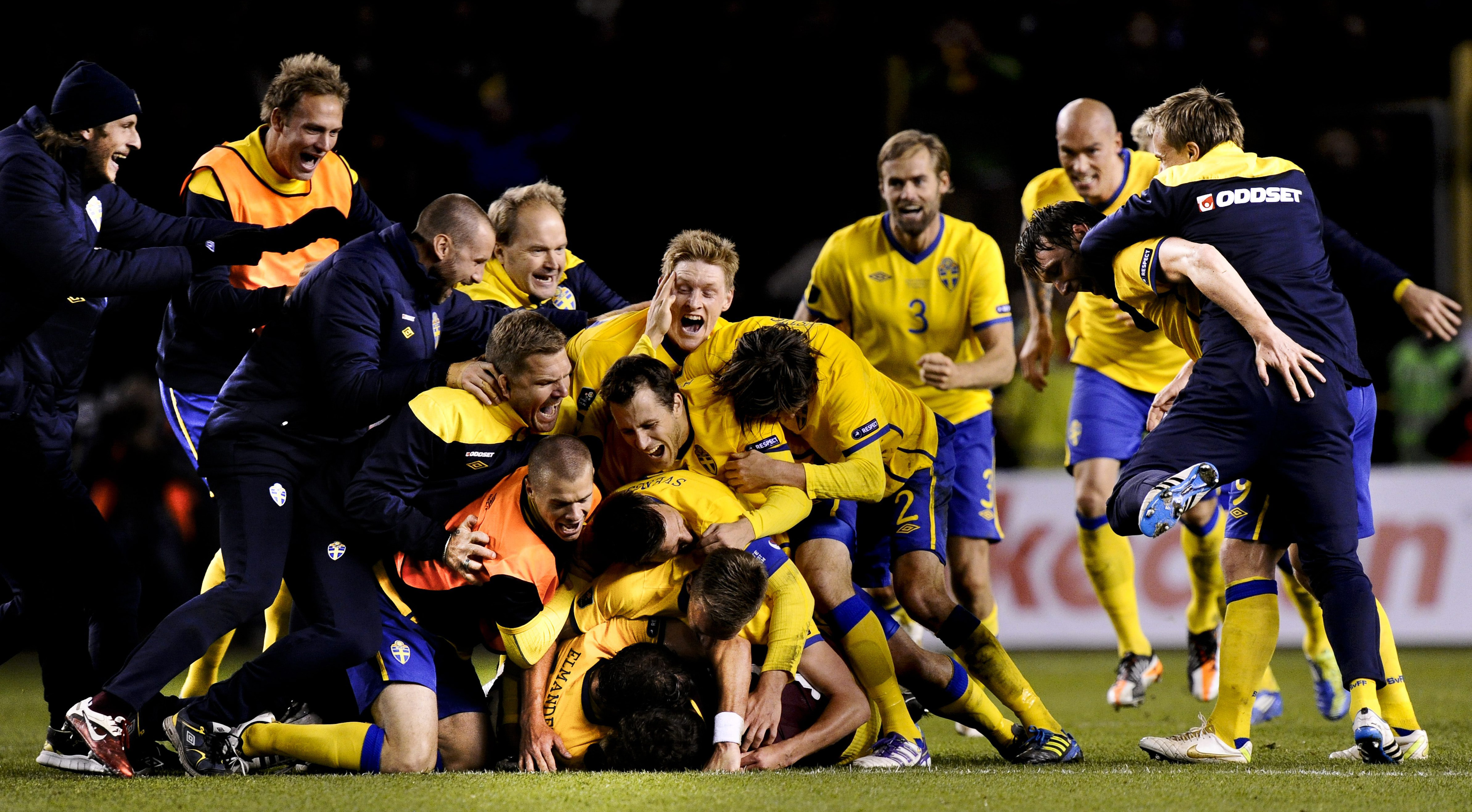 2011: Svensk glädje efter att ha slagit Holland med 3–2. 2011: Svensk glädje efter att ha slagit Holland med 3–2.