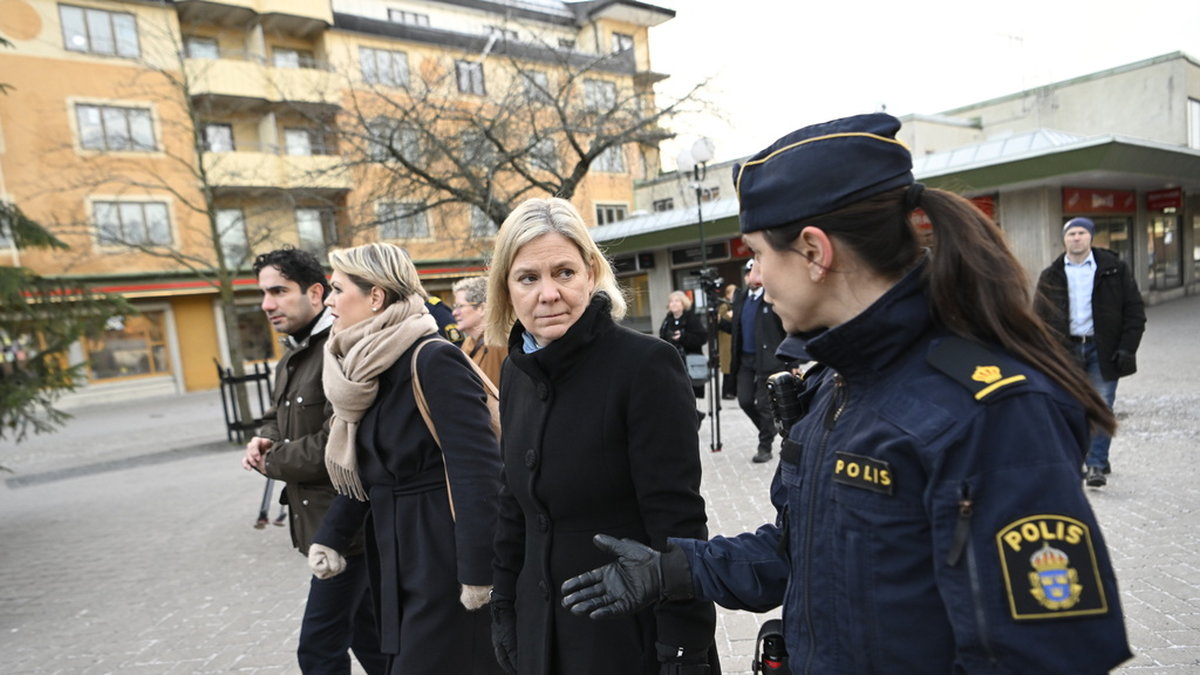 Socialdemokraternas partiledare Magdalena Andersson (S) besökte Dalens Centrum i Stockholm på fredagen.