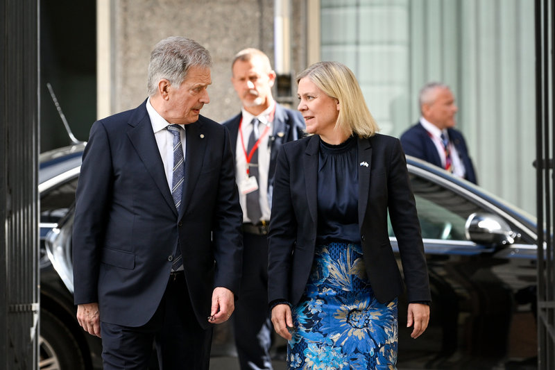 Statsminister Magdalena Andersson (S) tar emot Finlands president Sauli Niinistö i Stockholm.