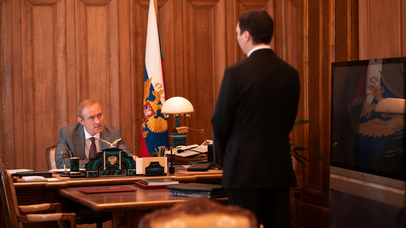 Jude Law som Vladimir Putin i "Trollkarlen i Kreml"