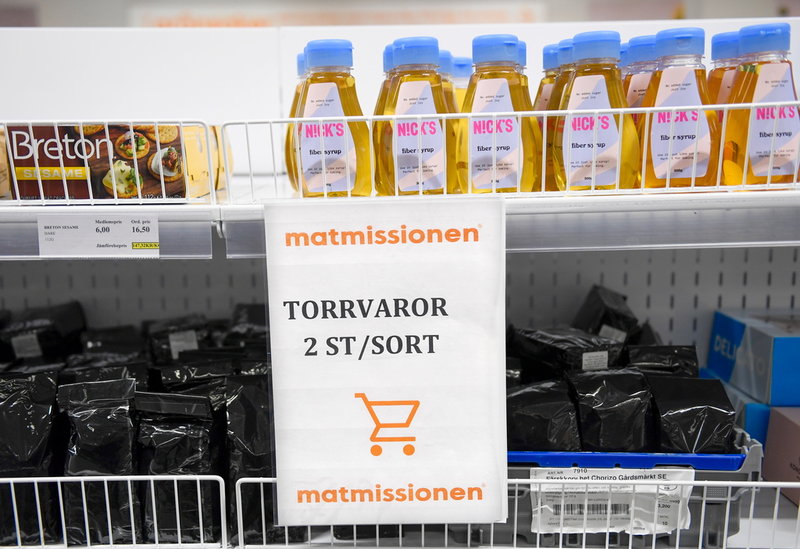 I matmissionens butiker betalar medlemmarna en tredjedel av vad varorna kostar i vanliga mataffärer. Arkivbild.