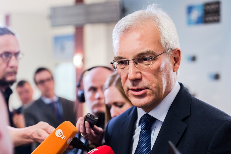Rysslands biträdande utrikesminister Aleksandr Grusjko deltar i onsdagens möte i Bryssel med de 30 Nato-ländernas ambassadörer. Arkivbild.