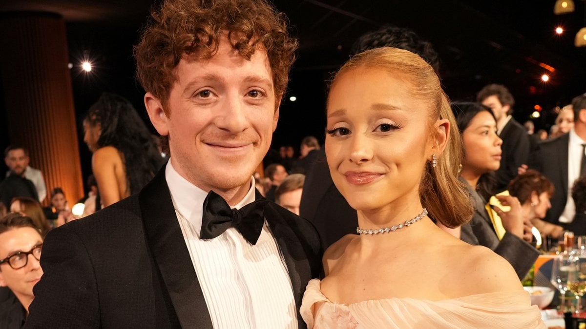 Ariana Grande och Ethan Slater gör slut