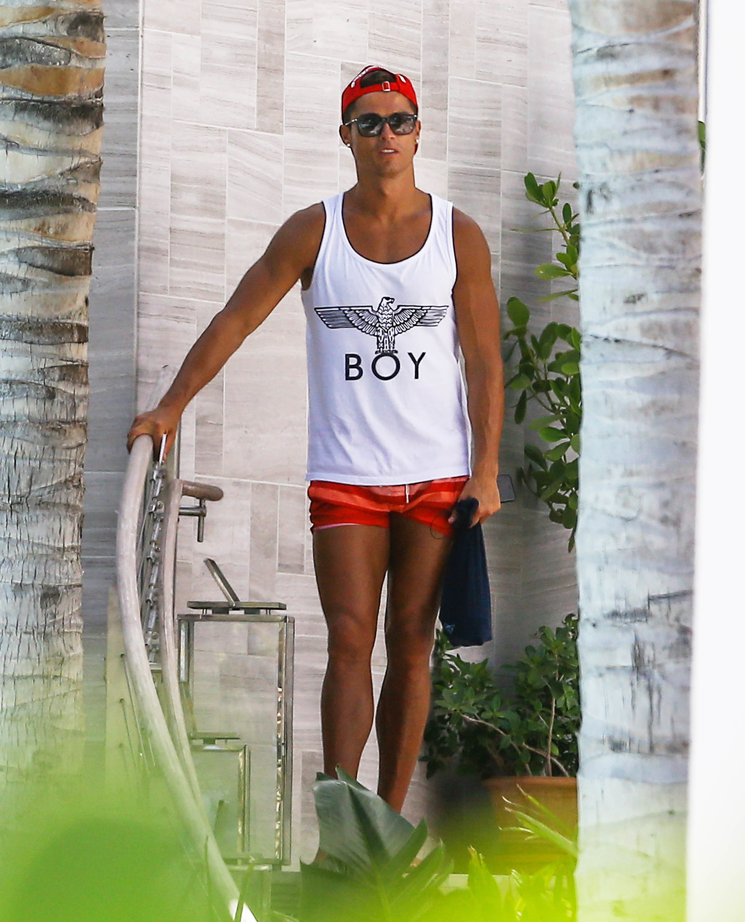 Cristiano jobbar på brännan. Cristiano jobbar på brännan.