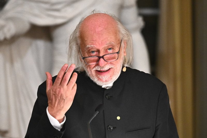 Litteraturpristagaren László Krasznahorkai pratade om änglar i vardagskläder, uppror och människans värdighet i sin föreläsning.