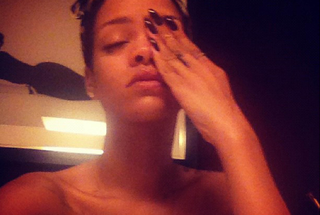 Rihanna har haft en hård månad. Morgontrött.