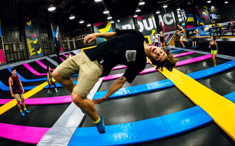 Bounce jumping park 