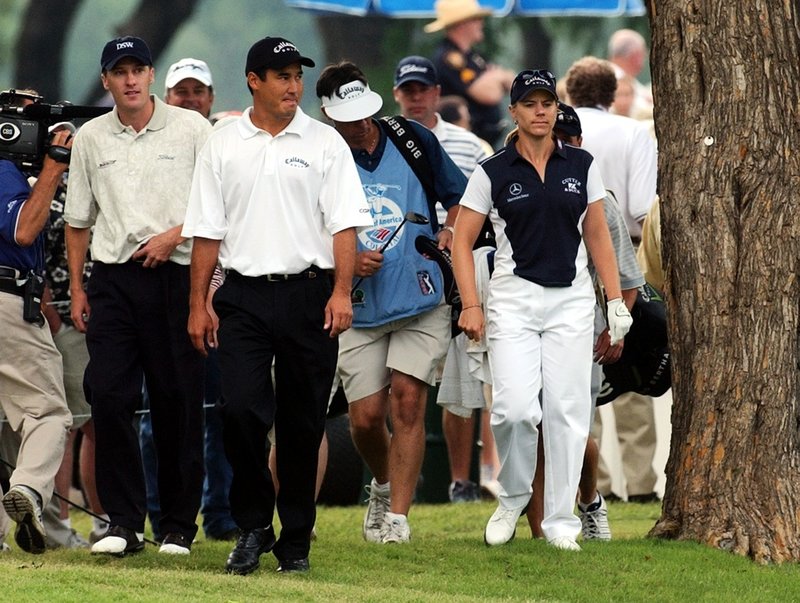 Annika Sörenstam när hon 2003 på The Colonial i Texas blev den första kvinnan att spela på herrarnas USA-tour på 58 år. Arkivbild.