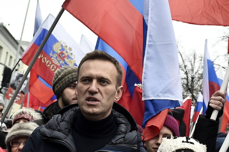 Oppositionspolitikern Aleksej Navalnyj har förgiftats, fängslats och sedan länge exkluderats från det styrda politiska systemet. Här ledde han en minnesmarsch i Moskva till den mördade Boris Nemtsovs minne, i februari 2019. Arkivbild.