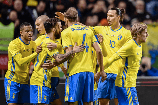 Hussfelt om drömjobbet och bubblan under fotbollsmästerskap