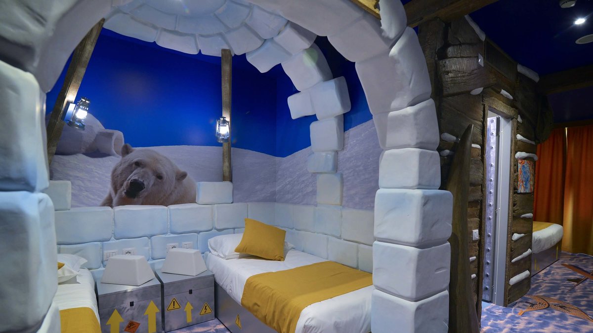 Här är ett hotellrum med isbjörnstema.