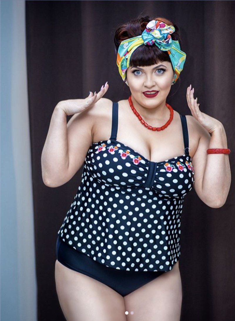 läraren fick sparken efter bikinibild läraren fick sparken efter bikinibild