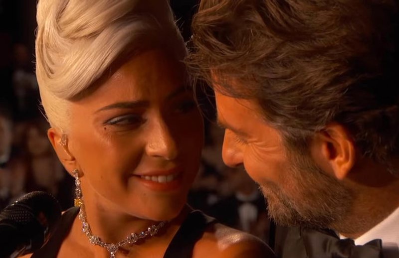 Lady Gaga och Bradley Cooper