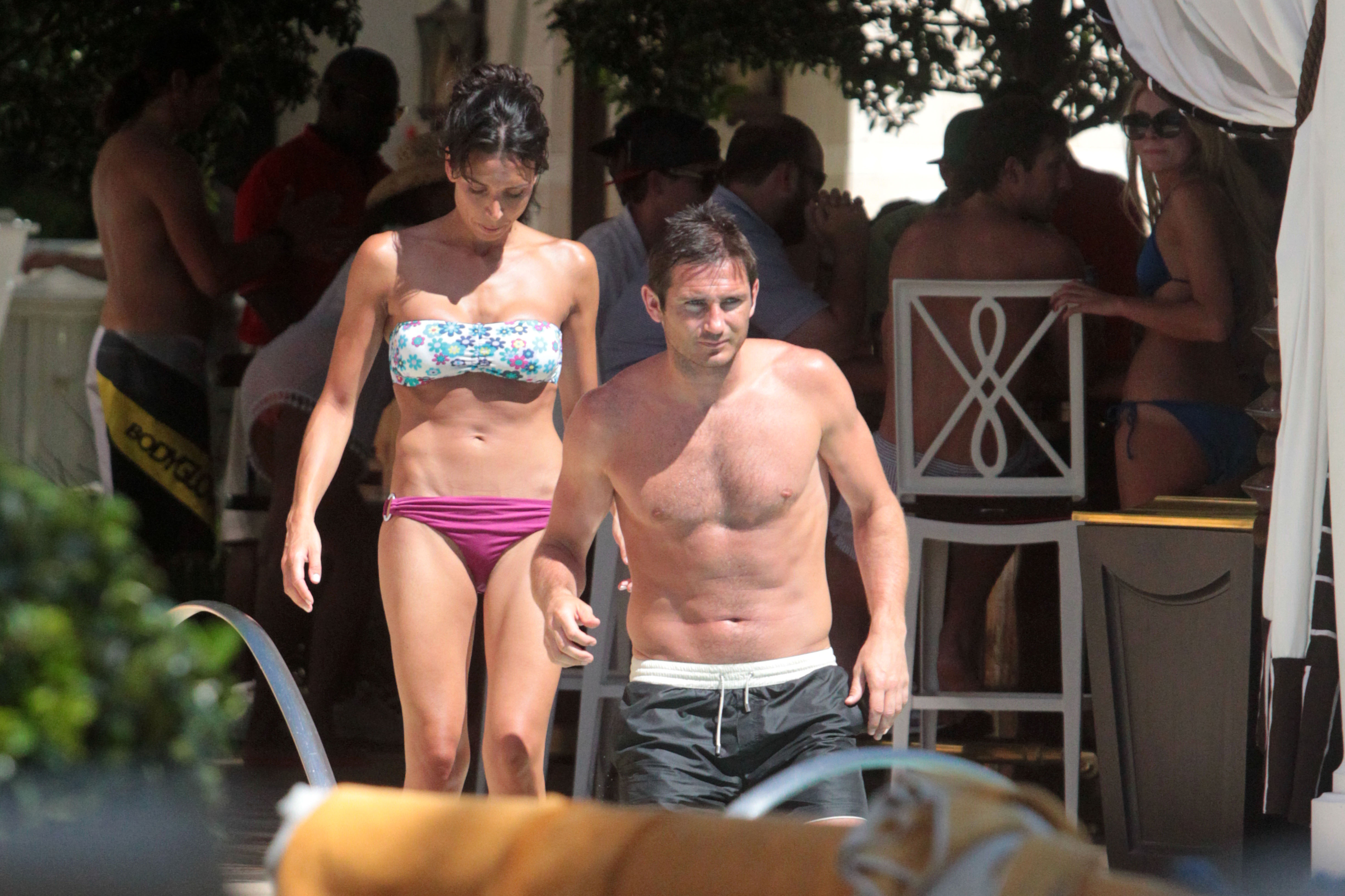 Frank Lampard lämnade London för varma LA tillsammans med fästmön Christine Bleakley. Frank Lampard lämnade London för varma LA tillsammans med fästmön Christine Bleakley.