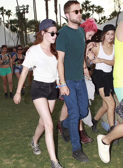 1. Kristen Stewart, här med pojkvännen Robert Pattinson, är privat känd för sin nedklädda stil med keps och gymnastikskor. 