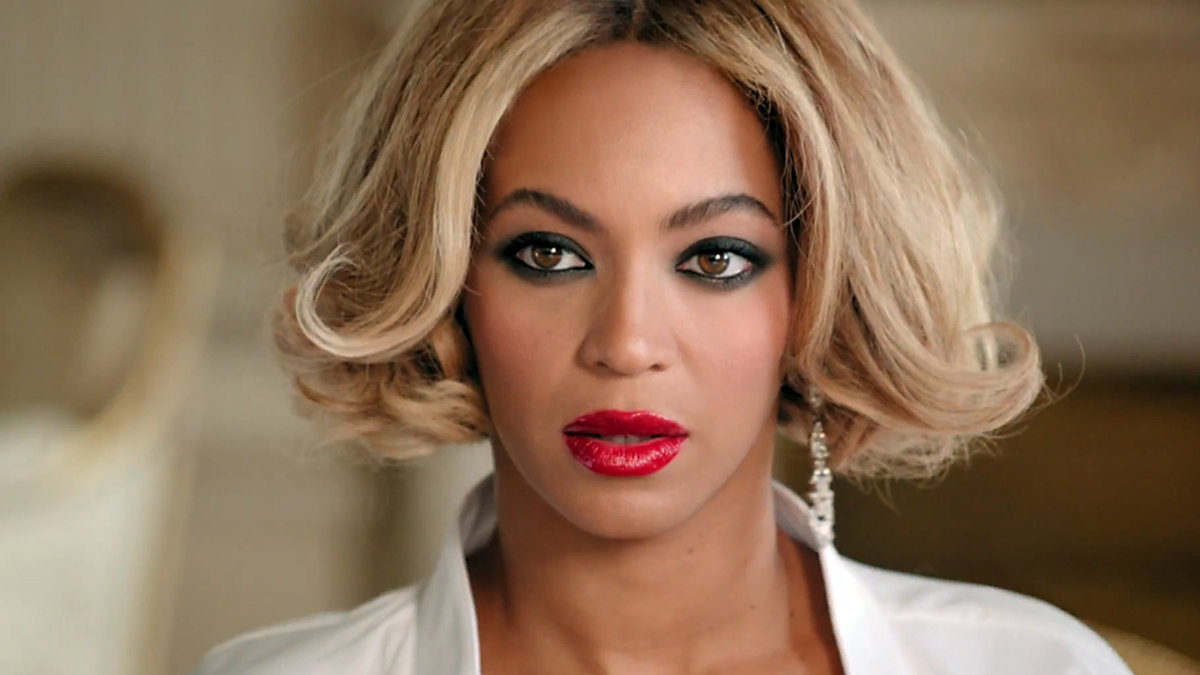 1. Beyoncé tilldelades första platsen och kan numera titulera sig världens mäktigaste kändis. 