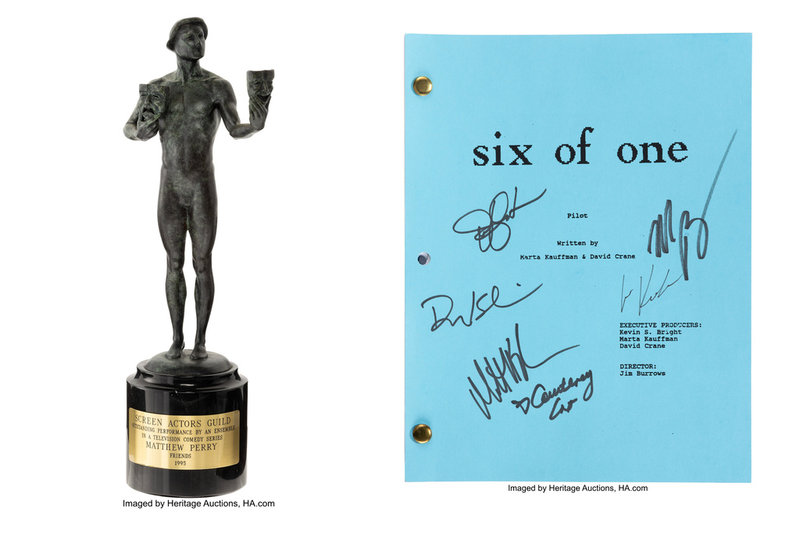 Matthew Perrys SAG Award och manuset till allra första avsnittet av "Vänner" finns bland de föremål som auktioneras ut. 