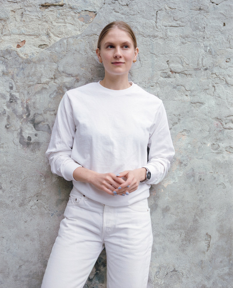 Den danska författaren Emma Holten är just nu aktuell med den svenska versionen av 'Underskott'. Pressbild.