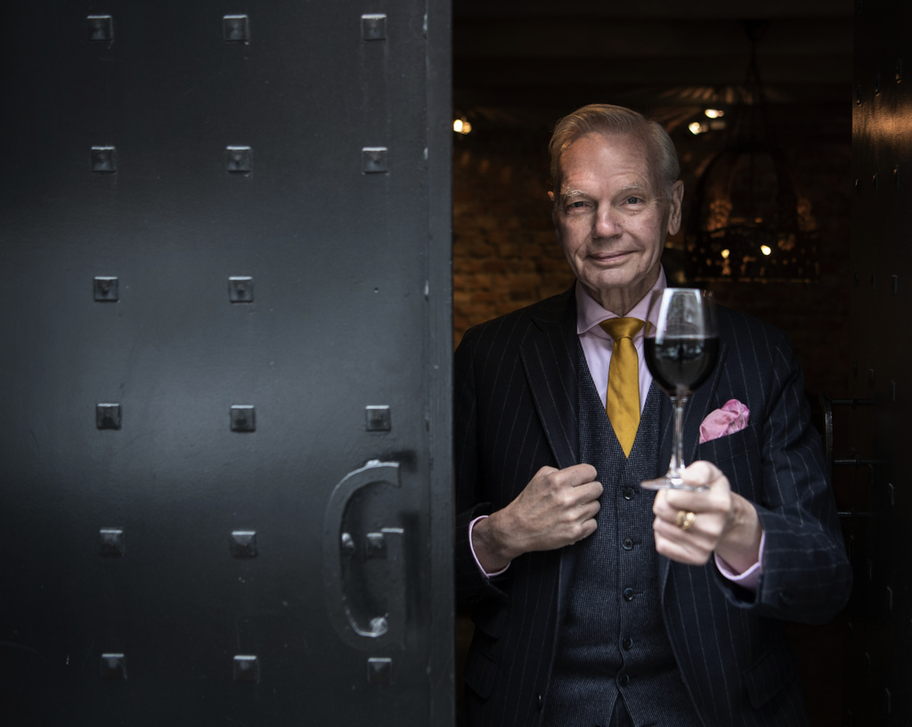 Gästgivaren, professorn, vinkännaren och matprofilen Carl Jan Granqvist är en av flera svenska kändisar som i 'Här bor jag' visar upp sitt hem för tv-tittarna. Arkivbild.