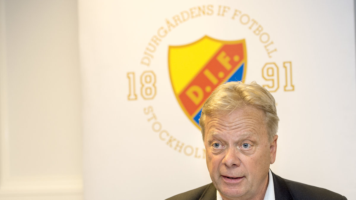 Anders Grönhagen har fullt upp med att hitta en ny tränare och förhandla med spelare.
