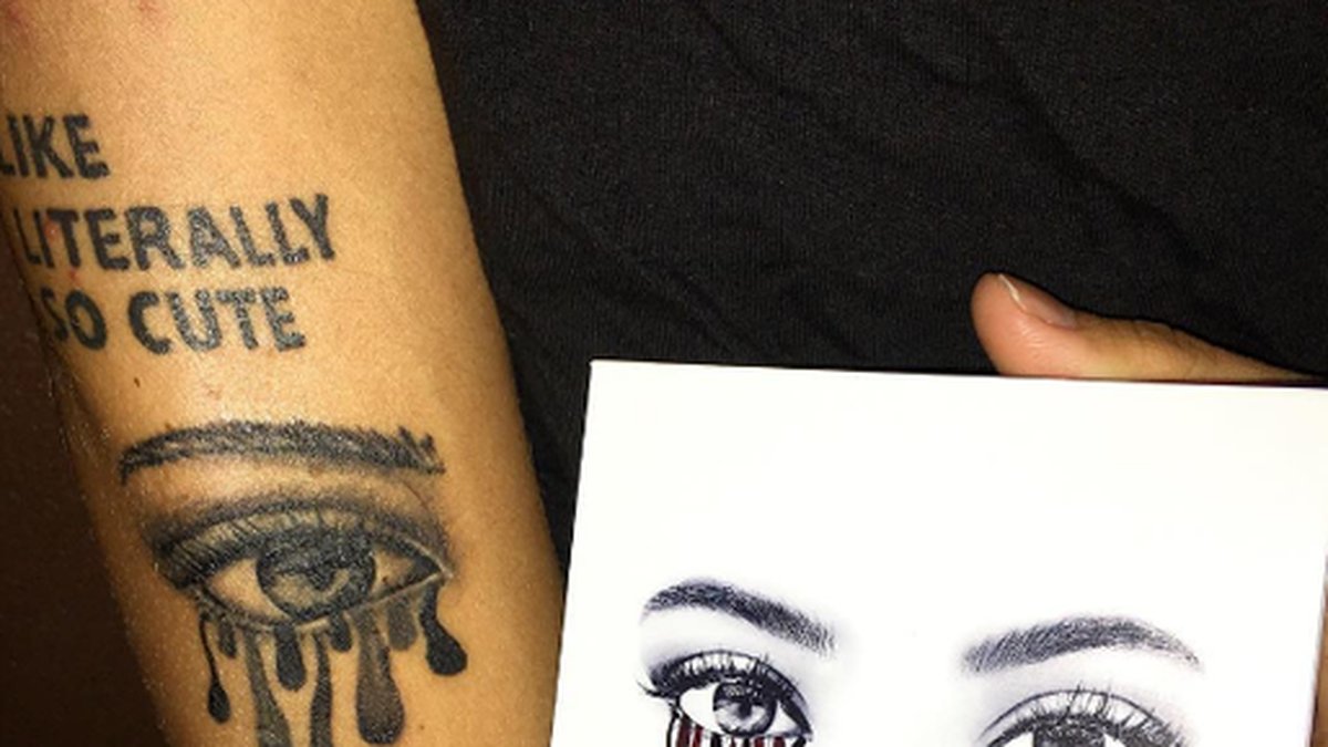 Han har tatuerat in Kylies ögon.
