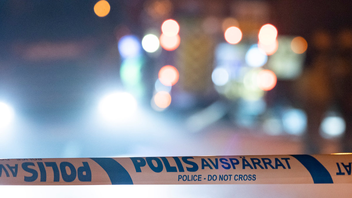 En äldre kvinna hittades död i en bostad i Ljungby i fredags. Nu har en man i 70-årsåldern häktats misstänkt för mord. Arkivbild.