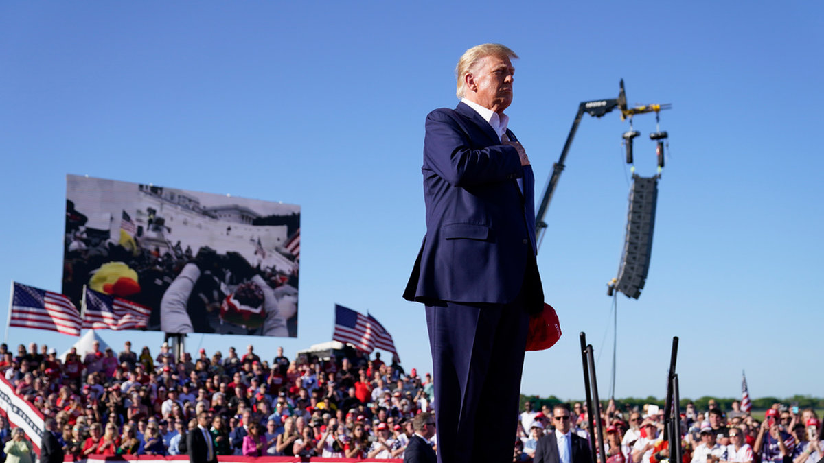 Expresidenten Donald Trump vid kampanjmötet på flygplatsen i Waco.