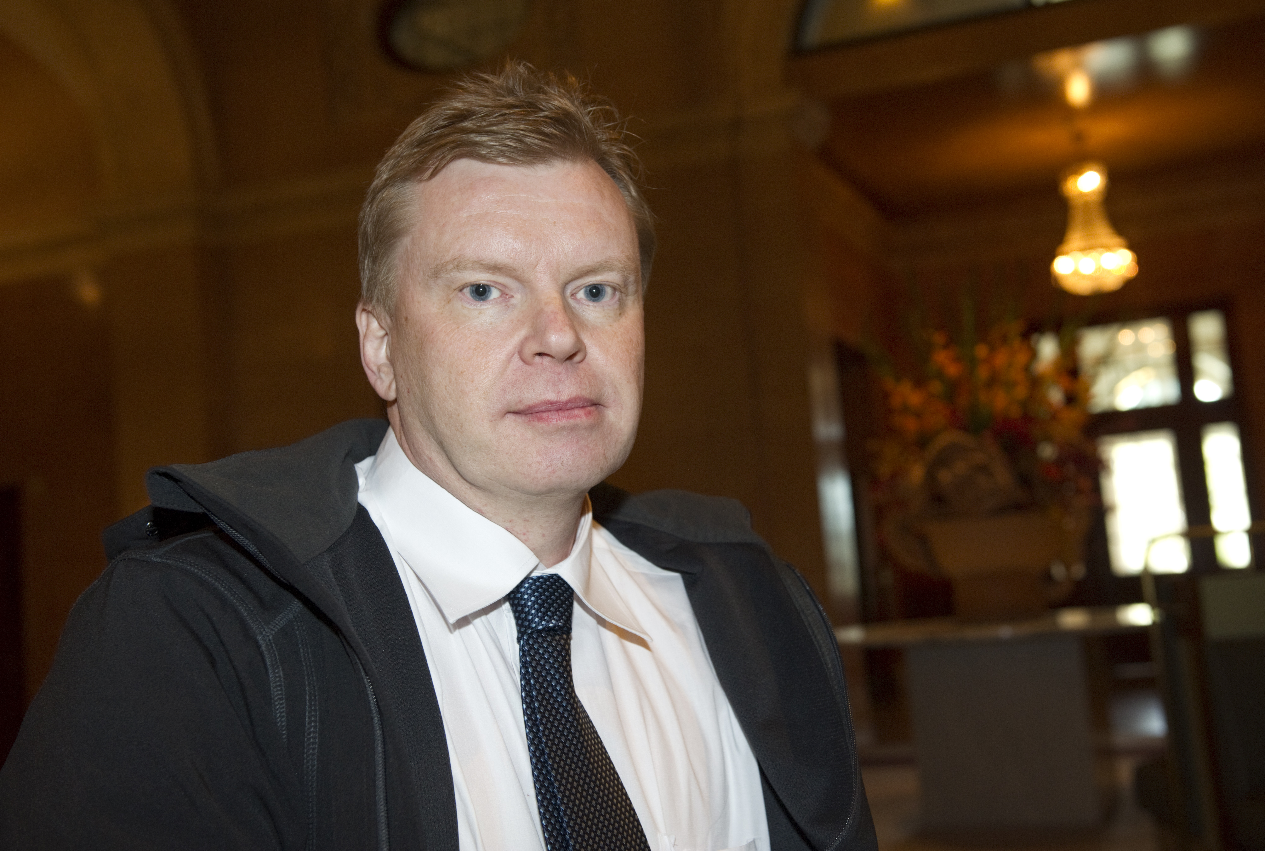 Lars Isovaaras konsultverksamhet har tillgångar på 400 000 kronor.