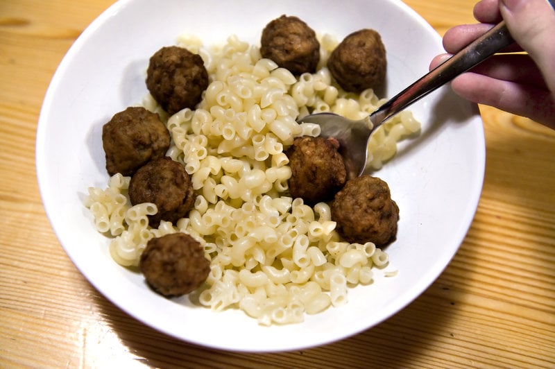 Makaroner och köttbullar är en klassisk rätt på studenternas middagsbord.