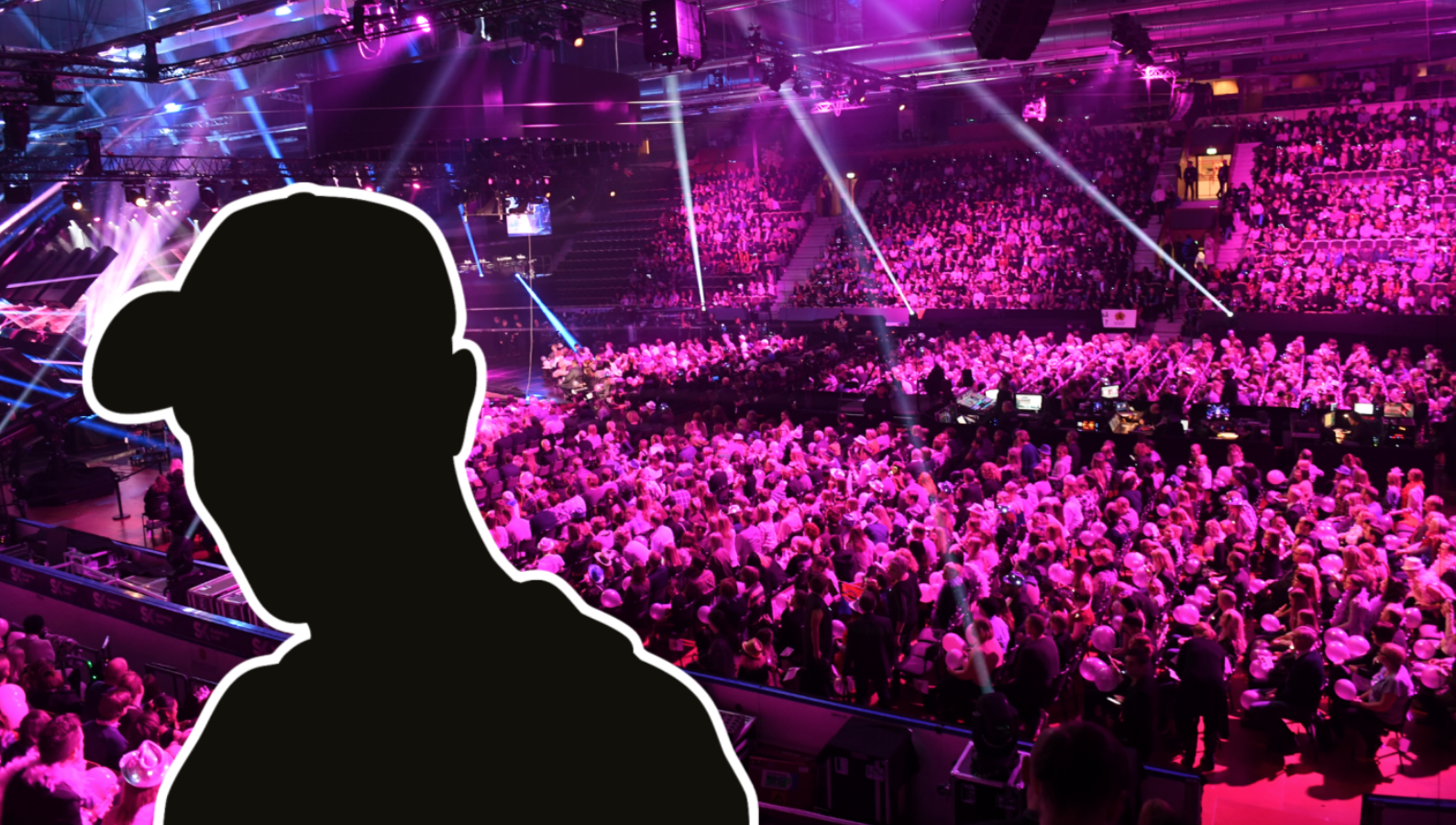 Artist dömd för sexuellt ofredande är klar för ...