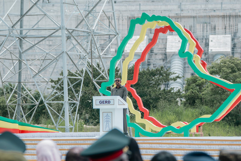 Premiärminister Abiy Ahmed i talarstolen vid tisdagens invigning.