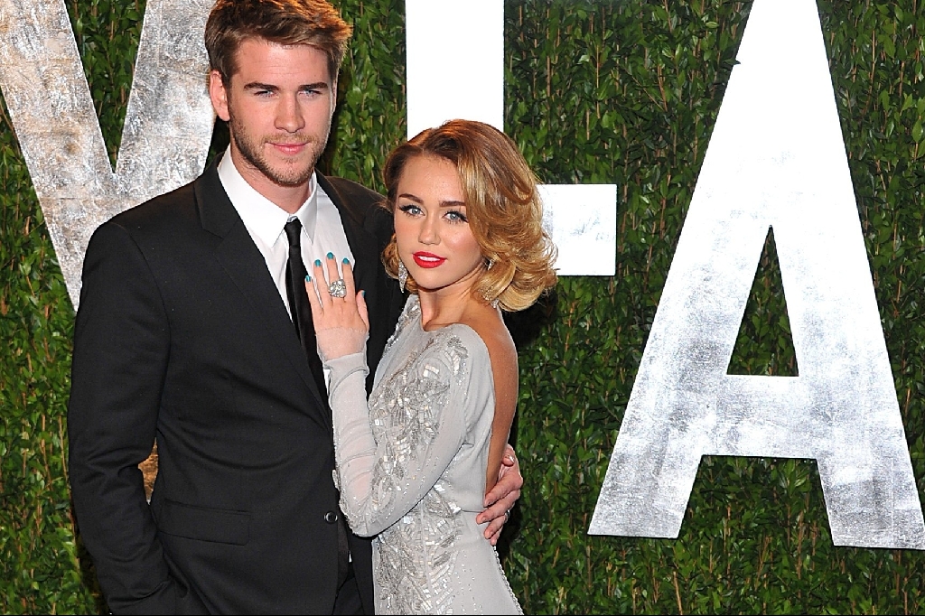 Nämligen hunken Liam Hemsworth. Nämligen hunken Liam Hemsworth.