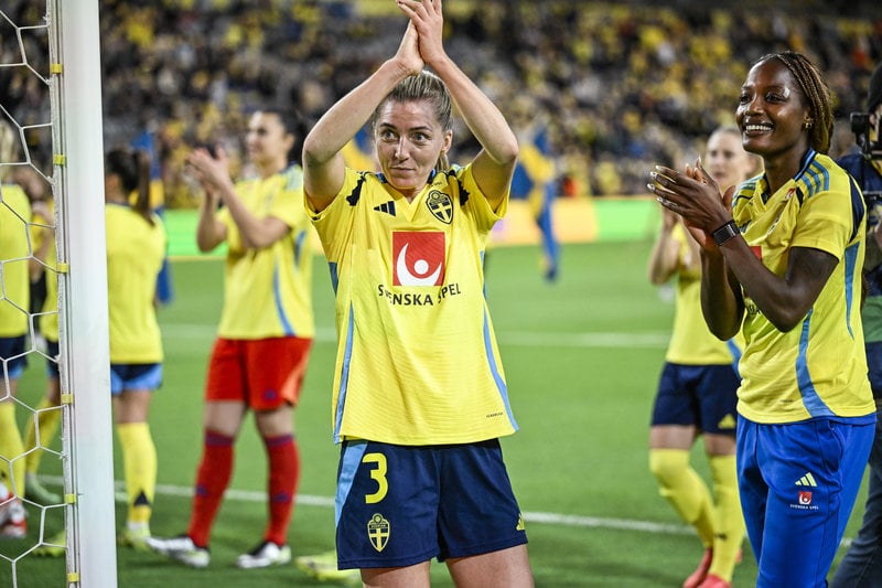 Linda Sembrant jublar under EM-kvalet 2024. Foto: Fredrik Sandberg/TT