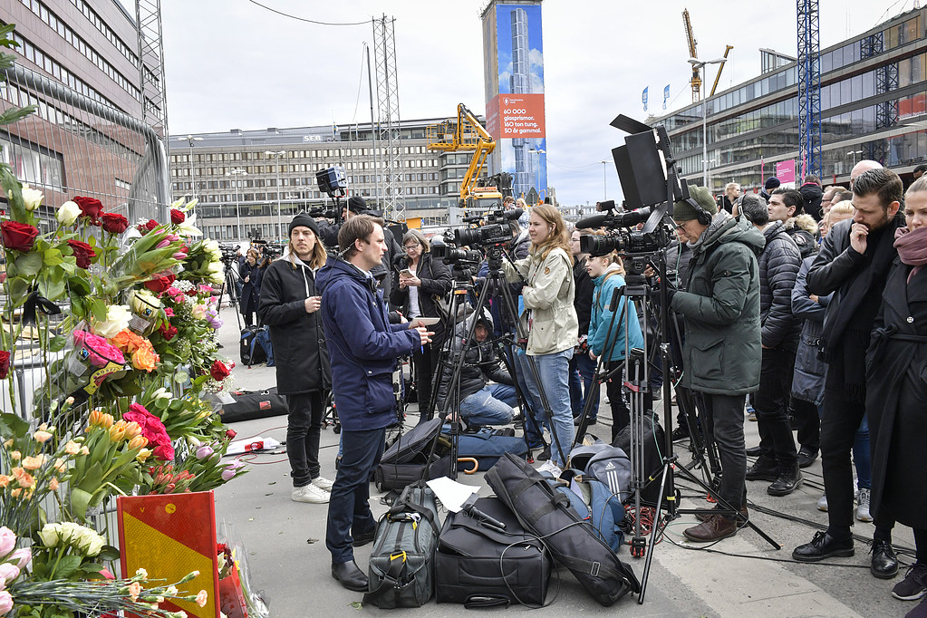 Kameror överallt vid Drottninggatan Blommor